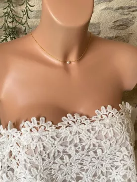 Collier de dos de mariée Cascade d’Ivoire– Perles nacrées Swarovski & cristaux scintillants