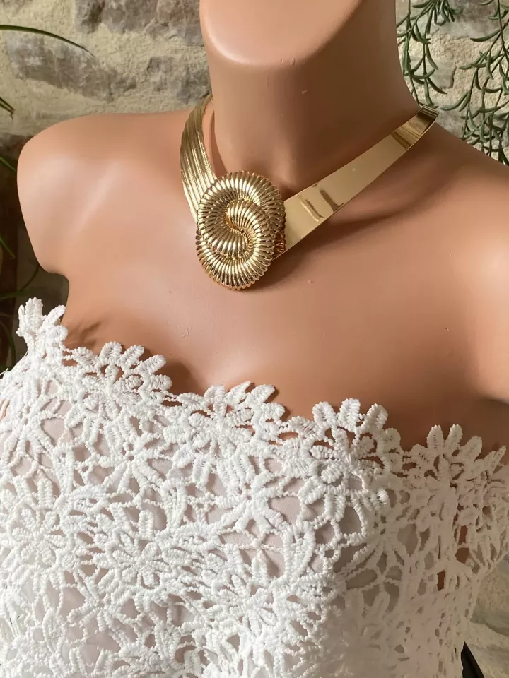 Collier Spirale  ras du cou doré design  – bijou mariée ou soirée au style contemporain