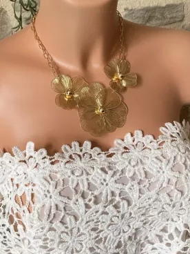 Collier  Fleurs en Scène XXL – bijou floral élégant et audacieux pour mariée ou soirée