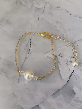 Bracelet de mariée Anéa – Perle nacrée Swarovski et cristaux sur chaîne dorée inoxydable