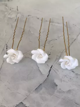 Lot de 3 pics à cheveux mariée Florella – Fleurs nacrées en porcelaine froide et perles de cristal