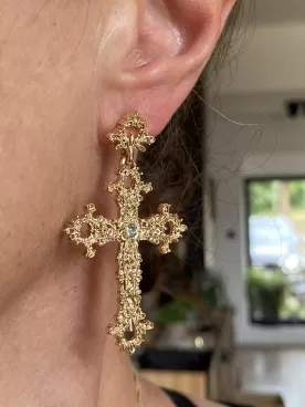 Boucles d’oreilles XXL Cassia – Croix dorées oversize tendance & look couture