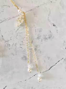 Collier de Dos Mariée Aveline – Feuillage de Zirconium & Perles Swarovski Nacrées et Cristal