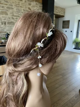 Serre-tête Mariée Anémone – Fleurs Nacrées, Feuillage & Descente de Perles