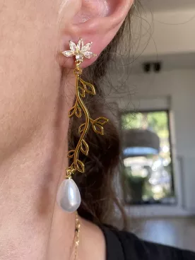 Boucles d’Oreilles Mariée Séléné – Goutte Nacrée & Branchage Doré | Clou Zirconium