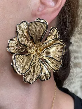 Boucles d’oreilles Astraé fleurs dorées XXL avec liseré noir  – Grandes boucles florales originales