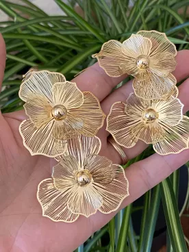 Solandra – Boucles d’oreilles fleurs dorées XXL
