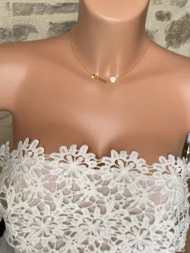 Collier de mariée Amaë – Fleurs nacrées et zircon sur câble doré ou argenté – Bijou floral délicat