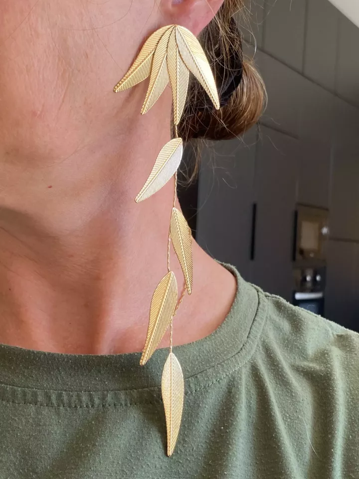 Boucles d’oreilles longues feuilles dorées – Bijoux femme chic bohème tendance