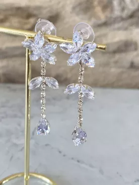 Boucles d’oreilles zirconium – Fleur, chaîne strass et goutte scintillante pour mariée ou soirée