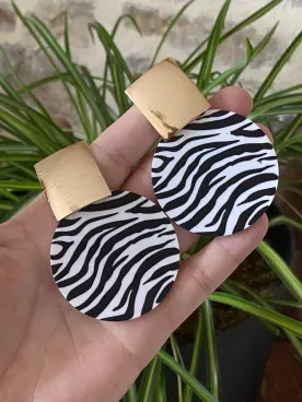 Boucles d’oreilles XXL motif zèbre – Tendance et originales pour un style décalé