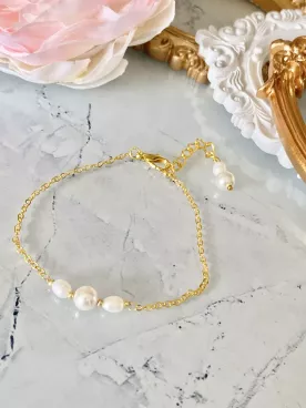 Sirius – Bracelet de mariée doré minimaliste avec véritables perles d’eau douce et perles nacrées Swarovski