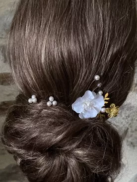Orlane – Lot de 3 pics à cheveux de mariée avec fleur satin, perles nacrées Swarovski & feuillage doré