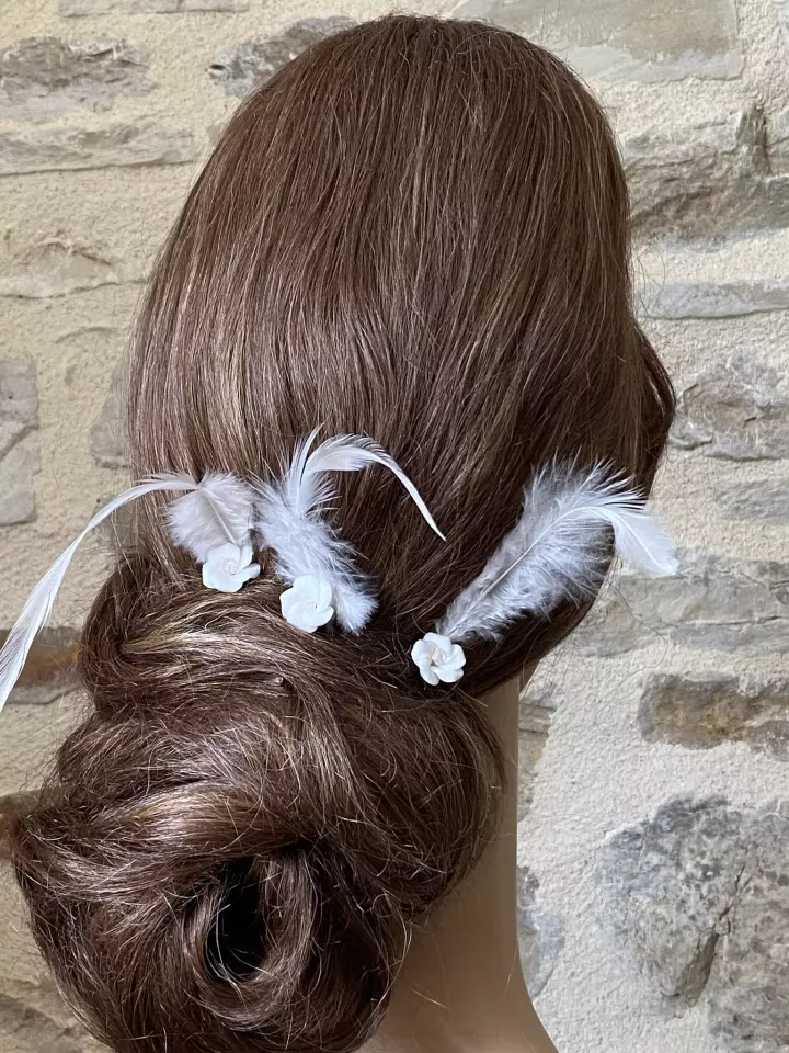 Éléa – Lot de 3 pics à cheveux de mariée, fleur en porcelaine et plume, chignon, tresse ou demi-attache, accessoire coiffure