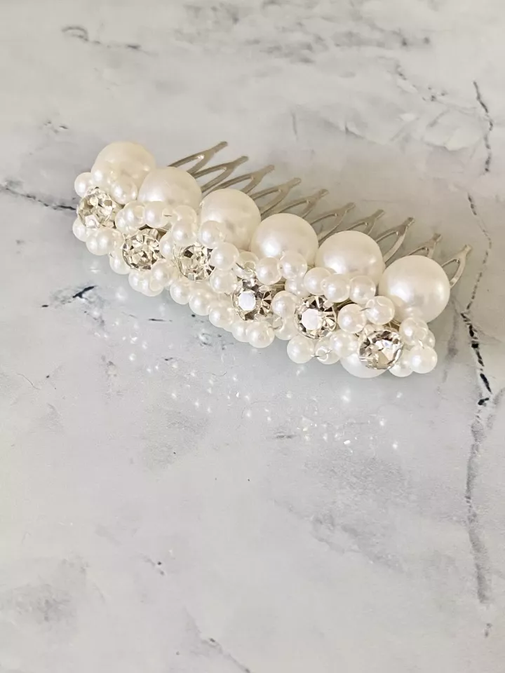 Clarity – Peigne de mariée en perles nacrées & strass argentés