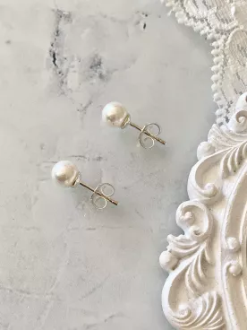 Nacrée – Puces Nacrées Élégantes pour Mariée, Boucles d’Oreilles Discrètes en Argent 925 ou Gold Filled, Bijou Fait Main