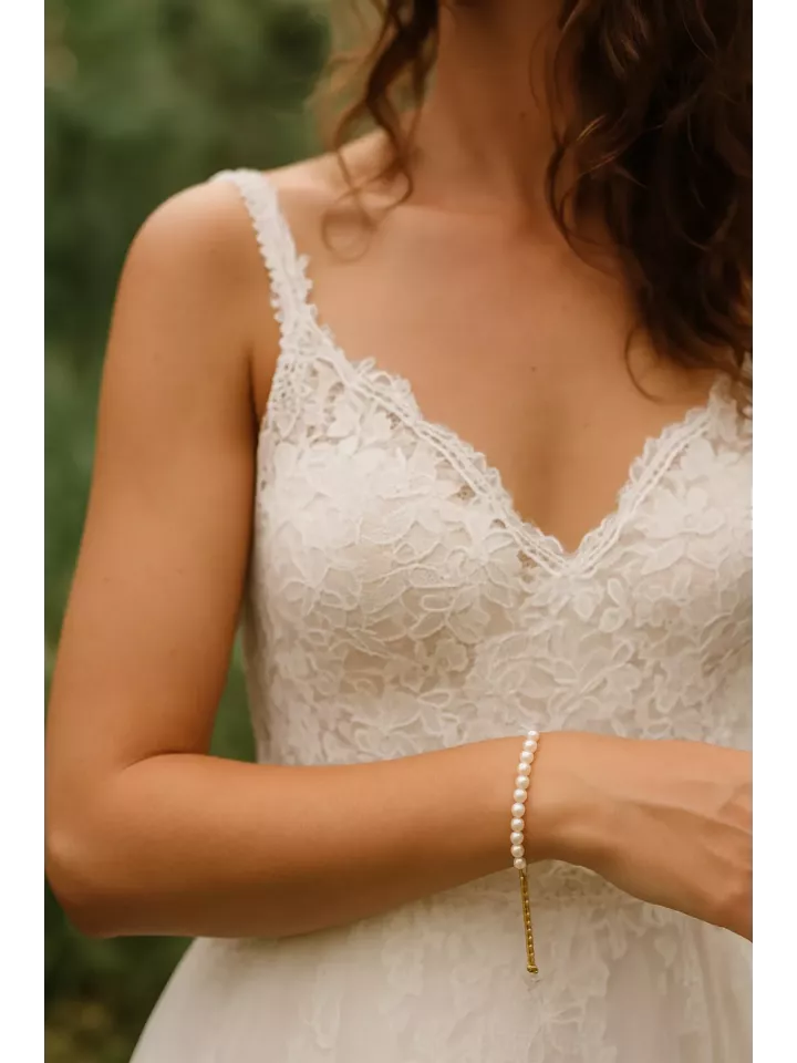 Isabelle – Bracelet de Mariée en Perles Nacrées Swarovski sur Fil Doré ou Argenté