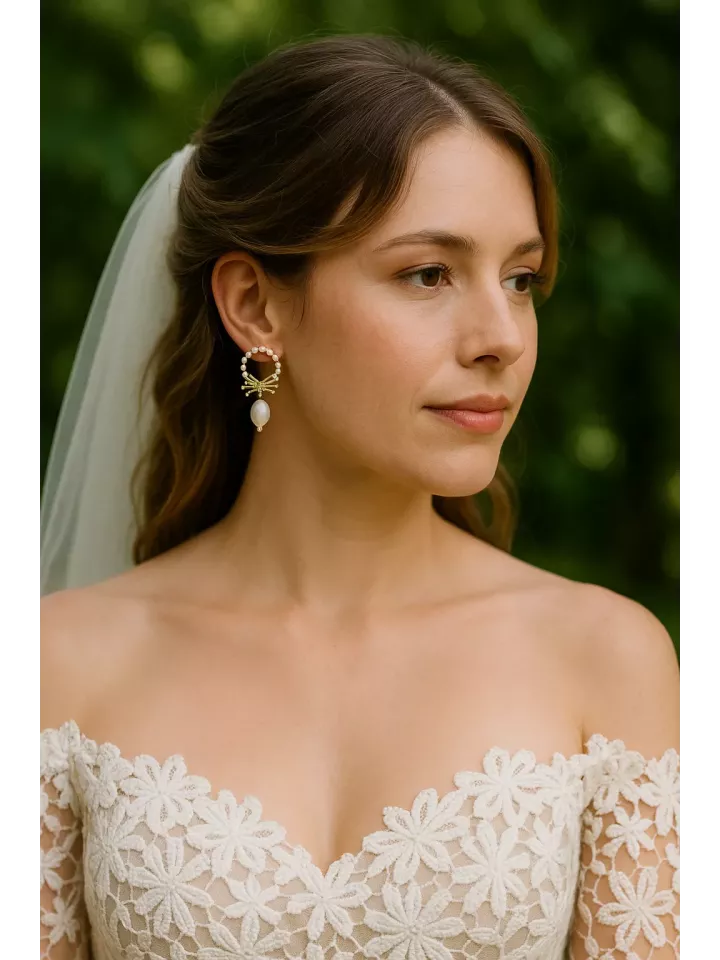 Isalda – Boucles d’oreilles mariée & soirée, ruban doré et perles d’eau douce, bijoux élégants en acier inoxydable