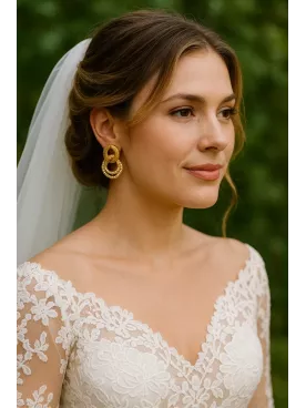 Iridesa - Boucles d’oreilles mariée & soirée, anneaux dorés entrelacés et perles nacrées, bijoux élégants en acier inoxydable