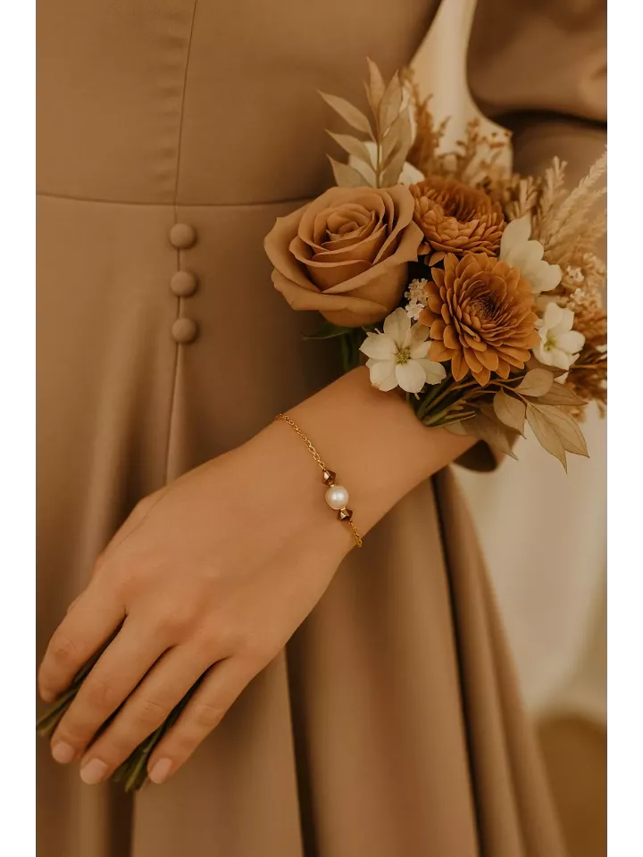 Mocha - Bracelet Mariée  | Bijou Mariage Minimaliste & Romantique | Chaîne Dorée & Perle Nacrée | Bracelet Fin Bohème Chic