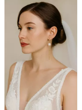 Mélancolia – Boucles d’oreilles mariée en acier inox, chaîne délicate et perles nacrées Swarovski 10 mm