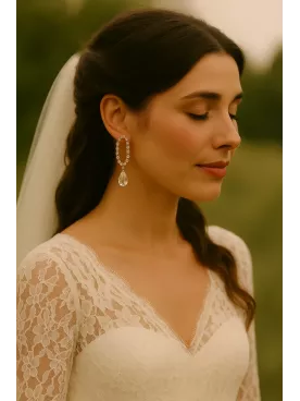 Alba - Boucles d’Oreilles Mariage  – Fermoir Ovale Strassé | Doré Or 16K | Élégance Classique et Intemporelle