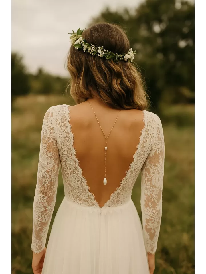 Auralis – Collier de dos mariage doré et perles nacrées, bijou délicat pour robe dos nu Auralis – Collier de dos mariage doré et perles nacrées, bijou délicat pour robe dos nu