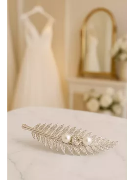Nami – Pince mariée feuillage argenté, cristal et perles nacrées Swarovski