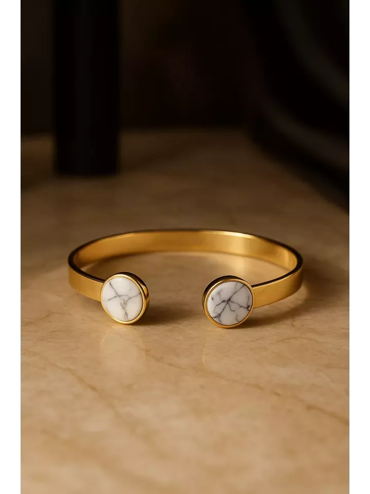 Bracelet Doré à l’Or Fin avec Cabochons en Œil de Tigre – Force et Élégance