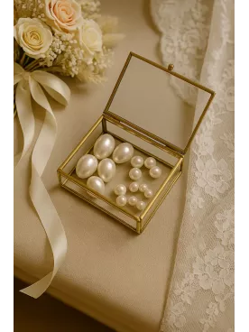 Bijou de dos pour mariée,  orné de perles nacrées Swarovski-Jasmin