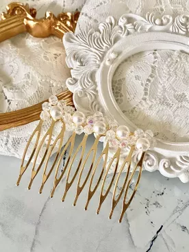 Héra – Peigne de mariée en perles nacrées & cristal de Swarovski