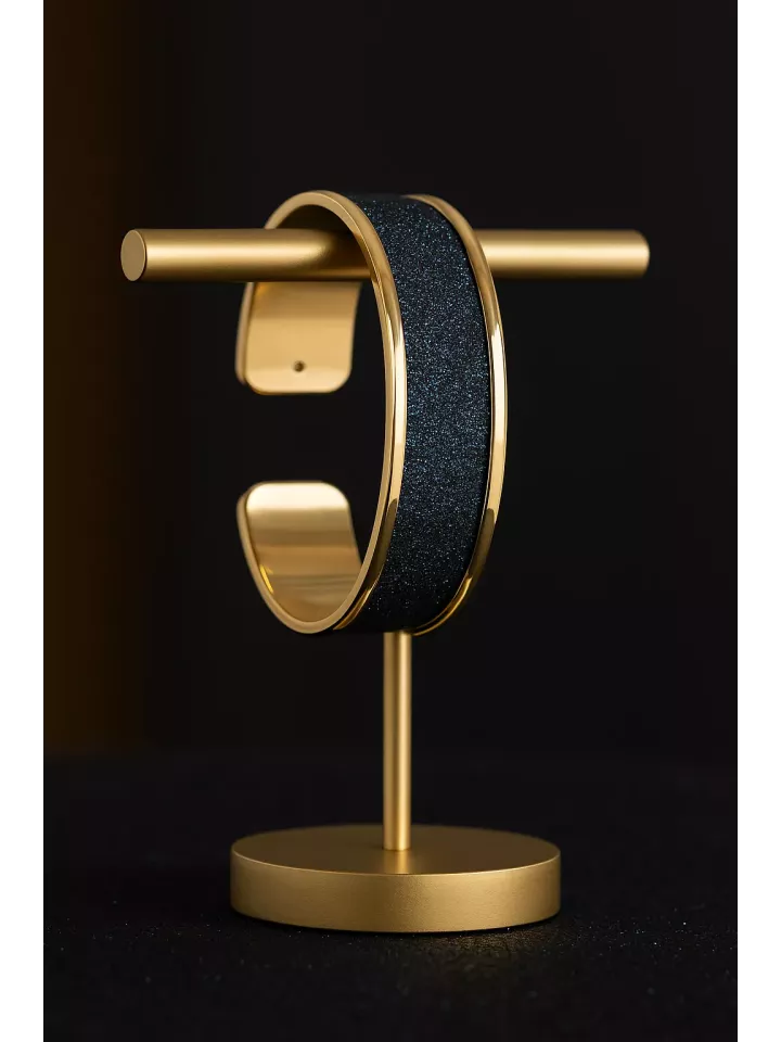 Eurydice – Bracelet mariée ou soirée en laiton doré 15 mm avec rebord courbé | Ruban pailleté imitation cuir Blue/Black