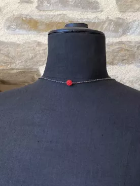 Collier de Dos – Soirée Rouge Passion | Dos Nu Cérémonie – Second Look Élégant