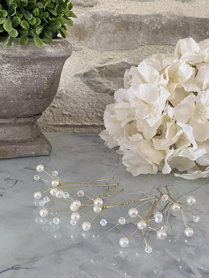 Parure Étoilée – Pics à cheveux lumineux pour coiffure de mariée