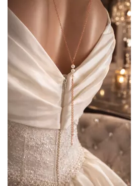Ligne - Collier de dos perlé, raffinement du dos nu- Mariée -Mariage