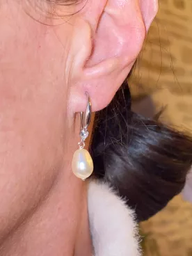 Boucles d’oreilles pendantes pour mariée - Gouttes nacrées