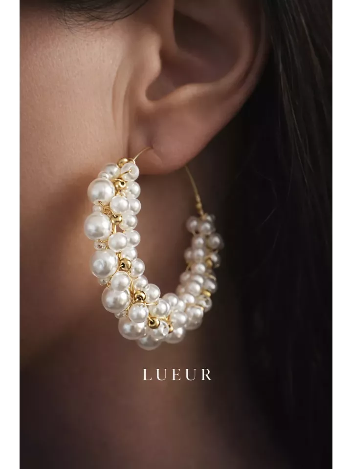 Créoles Luma – Boucles d’oreilles de mariée dorées et perles nacrées