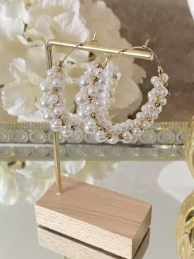 Créoles Luma – Boucles d’oreilles de mariée dorées et perles nacrées