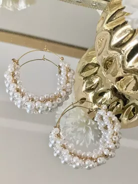 Créoles Luma – Boucles d’oreilles de mariée dorées et perles nacrées