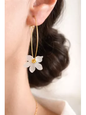 Florale - Boucles d’Oreilles  – Créoles Dorées & Fleur Légère | Mariée Moderne et Élégante