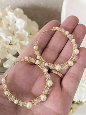 Créoles Luma – Boucles d’oreilles de mariée dorées et perles nacrées