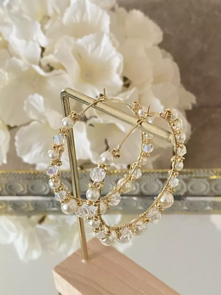 Créoles Luma – Boucles d’oreilles de mariée dorées et perles nacrées