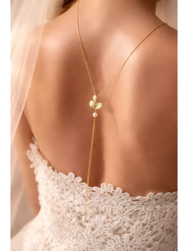 Pavin – Collier de dos mariée, décolleté dos nu, feuillage doré et perles Swarovski