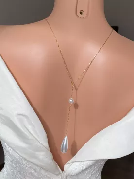 Auralis – Collier de dos mariage doré et perles nacrées, bijou délicat pour robe dos nu