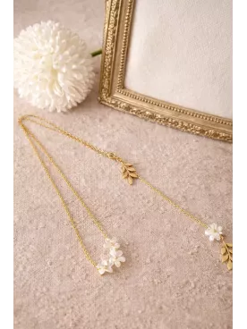 Collier de Dos Mariée en Perles Dorées – Bijou Élégant pour Mariage-Robe dos nu -ÉLORIA