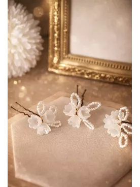 Pic cheveux mariée bohème fleurs et perles – Confidence”