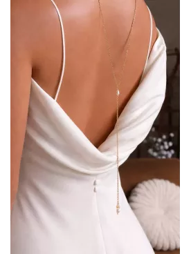 Collier de dos perle pour mariée – Élégance dorée sur robe dos nu Mariage- Perla Subtil