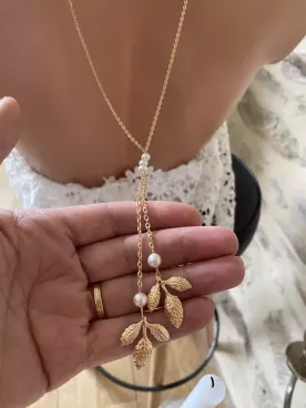 Collier de Dos Mariée Jardin Secret