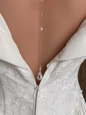 Collier de Dos Mariée Perles Blanches – Bijou de Mariage Élégant-Primavera