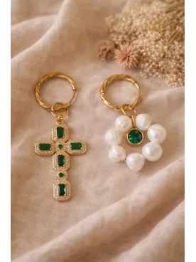 Boucles d’oreilles asymétriques dorées perles, cœur rouge et croix – Créoles élégantes mariage chic